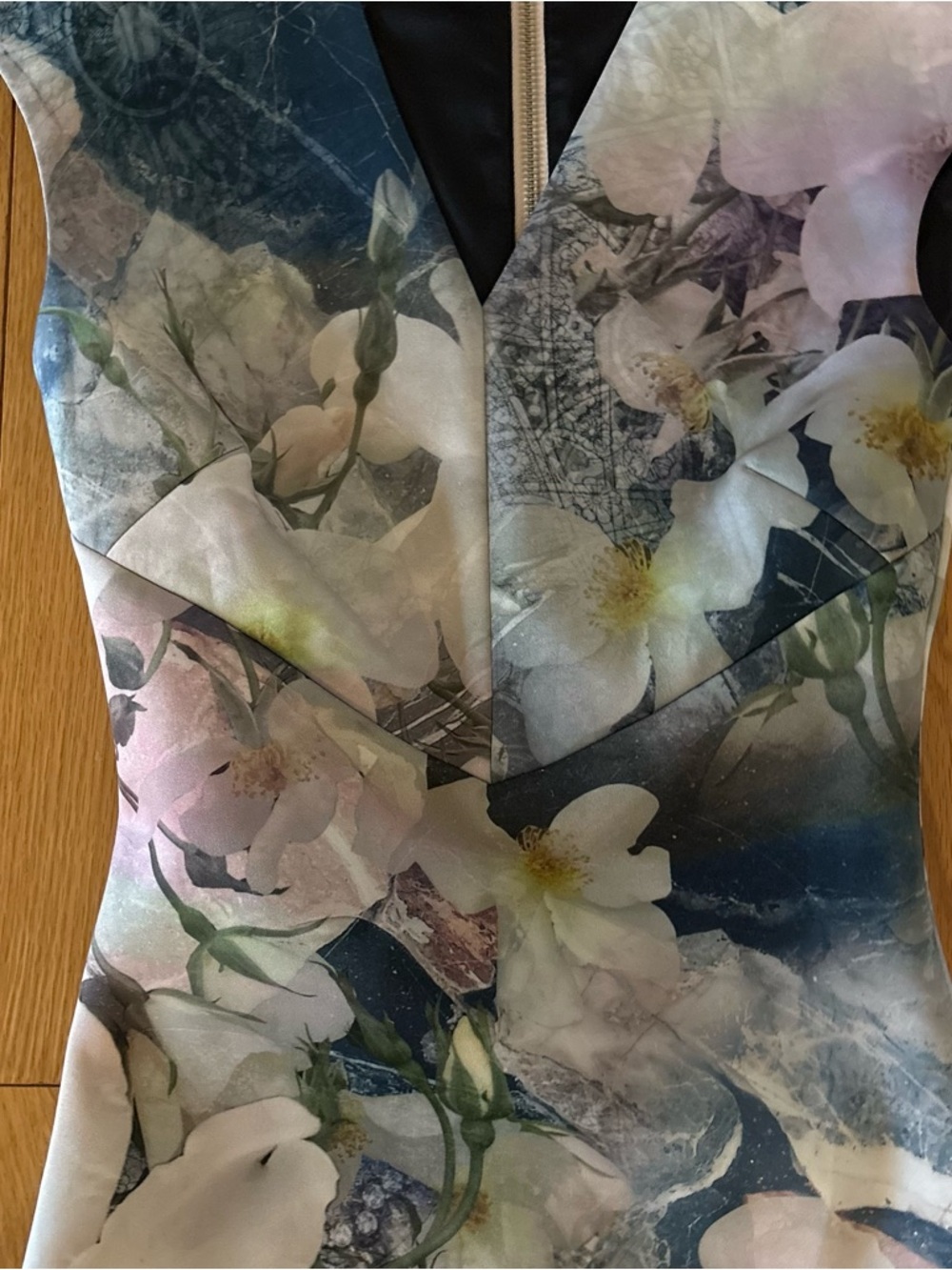 Ted Baker Floral Midi Dress in Blue and White flowered pattern - Picture 4 of 8